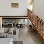 Montd'or Azenha - By Rowdhouses Villa