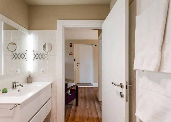 Villa Montd'or Azenha - By Rowdhouses