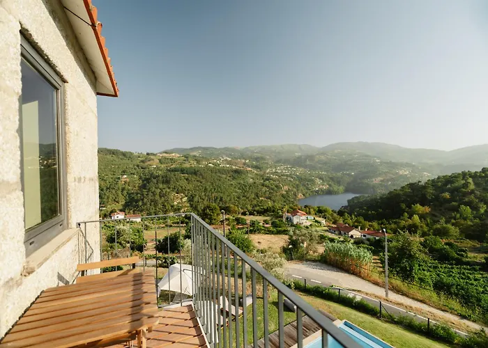 Montd'or Azenha - By Rowdhouses * Pacos de Gaiolo