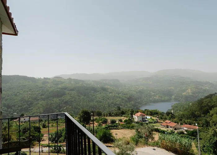 Montd'or Azenha - By Rowdhouses